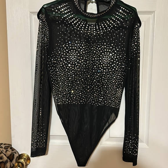 Stunning body shirt size medium - Picture 3 of 4